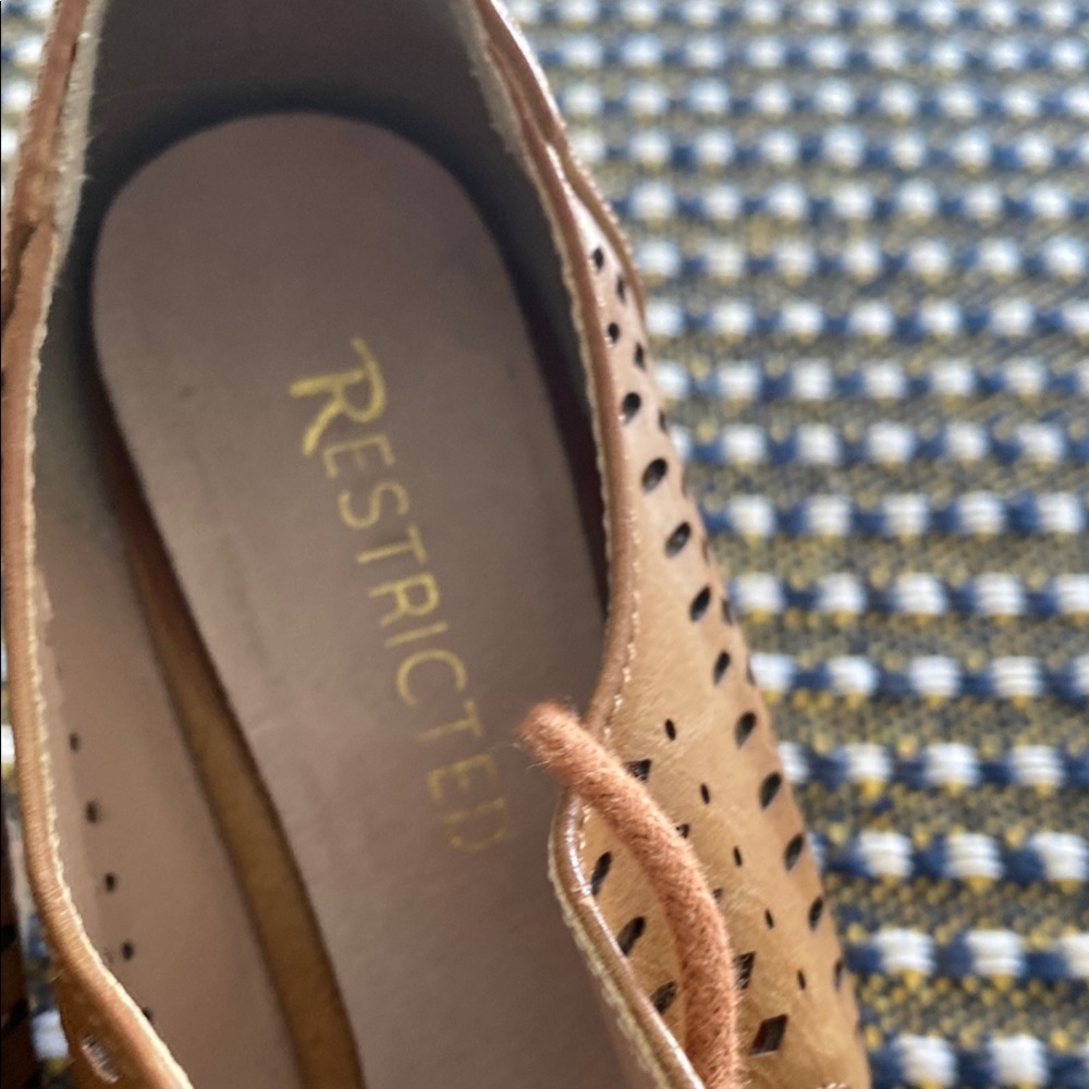 Restricted Brown Leather Wedge Shoes with Perforated Design - Picture 4 of 4